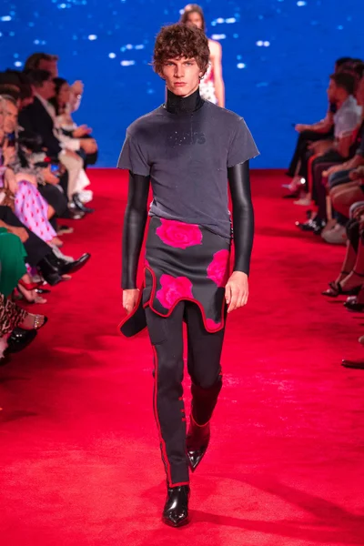 Look 17